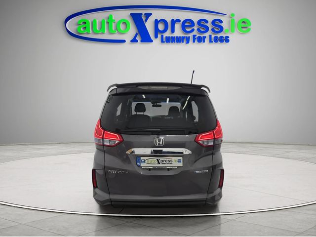 Image for 2017 Honda Freed + 1.5 Hybrid Automatic, Reversing camera