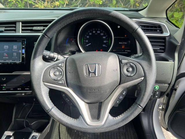 Image for 2019 Honda Fit L-PACKAGE 1.5 HYBRID AUTO // HALF LEATHER SEATS // REVERSE CAMERA // DIGITAL CLIMATE CONTROL