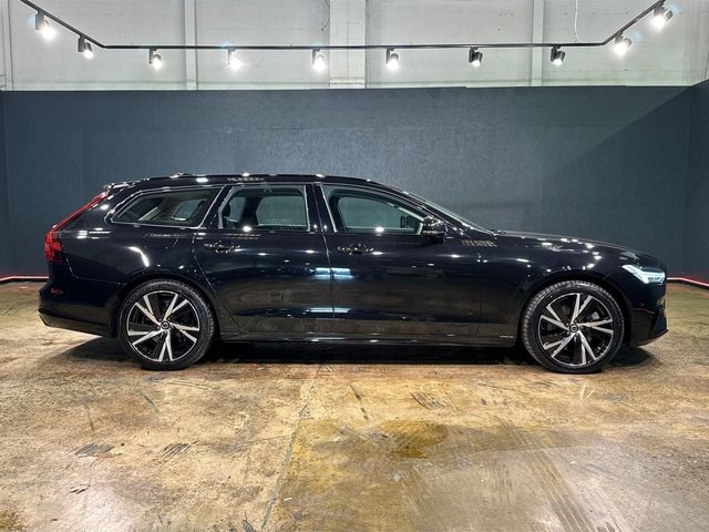 Image for 2023 Volvo V90 RECHARGE T6 PLUS AWD - 360 REVERSE CAMERA - FULL LEATHER ELECTRIC HEATED SEATS FRONT & REAR, STEERING WHEEL - DIAMOND CUT ALLOY WHEELS