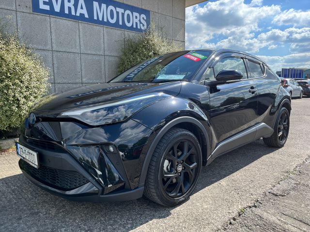 Image for 2023 Toyota C-HR SOL NERO HYBRID AUTOMATIC 1.8 PETROL //LOW MILES//HIGH SPEC//HALF LEATHER HEATED SEATS//360 PARKING CAMERAS//KEYLESS ENTRY//ADAPTIVE CRUISE CONTROL// 