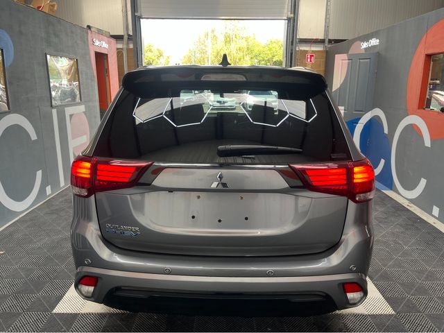 Image for 2020 Mitsubishi Outlander 2020 MITSUBISHI OUTLANDER PHEV 2.4L HYBRID / 81K KMS / CRUISE CONTROL, REVERSE CAMERA, HEATED SEATS & MORE