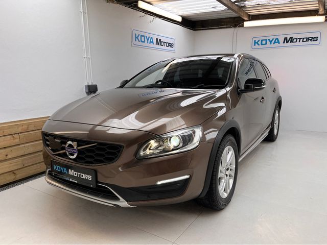 Image for 2016 Volvo V60 Cross Country 2.0 D4 CROSS COUNTRY SE LUXURY DIESEL 190 BHP AUTOMATIC // FULL LEATHER ELECTRIC SEATS // REVERSING CAMERA // CRUISE CONTROL // LANE ASSIST // COLLISION WARNING SYSTEM // TOP SPEC