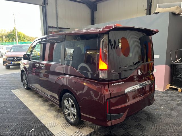 Image for 2017 Honda Stepwagon 2017 HODA STEPWAGON SPADA HYBRID SENSING 2.0 AUTOMATIC / CRUISE CONTROL / HEATED SEATS / REVERSE CAMERA / 7 SEATS / AUTOMATIC DOORS AND MORE