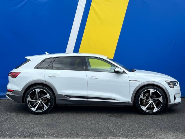 Image for 2021 Audi e-tron 50 QUATTRO // BANG & OLUFSEN // ADAPTIVE AIR SUSPENSION // LEATHER HEATED POWERED SEATS