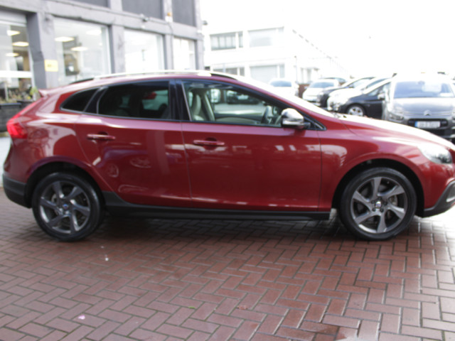 Image for 2016 Volvo V40 Cross Country 2.0D4 CROSSCOUNTRY 5DR HATCHBACK AUTO HUGE SPEC // 1 OWNER CAR // AS NEW CONDITION THROUGHOUT // BUY WITH CONFIDENCE AA AND SIMI APPROVED DEALER 2026 // FINANCE ARRANGED //