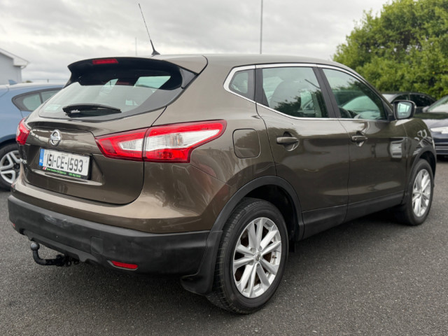Image for 2015 Nissan Qashqai 1.2 PET SV 5DR