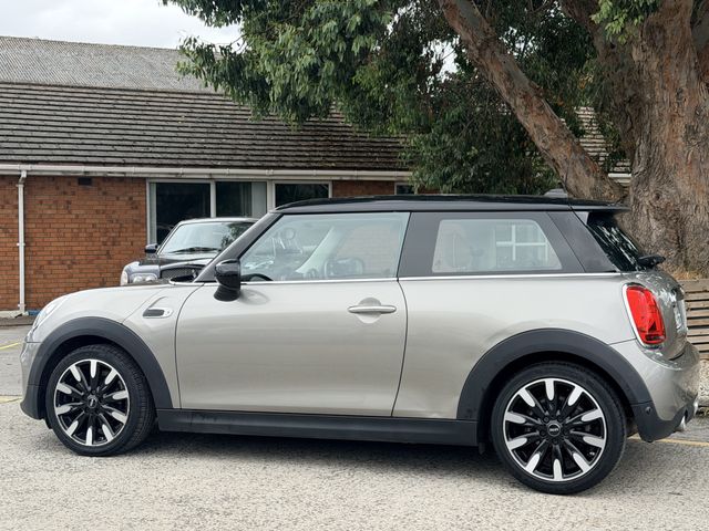 Image for 2019 Mini Cooper Exclusive.2 KEYS. PARK SENSORS