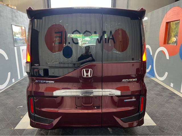 Image for 2017 Honda Stepwagon 2017 HODA STEPWAGON SPADA HYBRID SENSING 2.0 AUTOMATIC / CRUISE CONTROL / HEATED SEATS / REVERSE CAMERA / 7 SEATS / AUTOMATIC DOORS AND MORE
