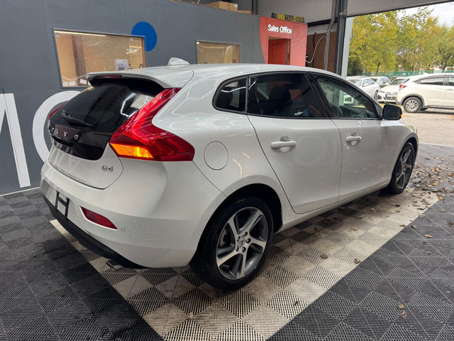 Image for 2018 Volvo V40 2018 VOLVO V40 D4 AUTOMATIC 2.0 / CRUISE CONTROL / PARKING CAMERA / ELECTRIC MEMORY & HEATED SEATS / PADDLE SHIFTERS / AMBIENT LIGHTS