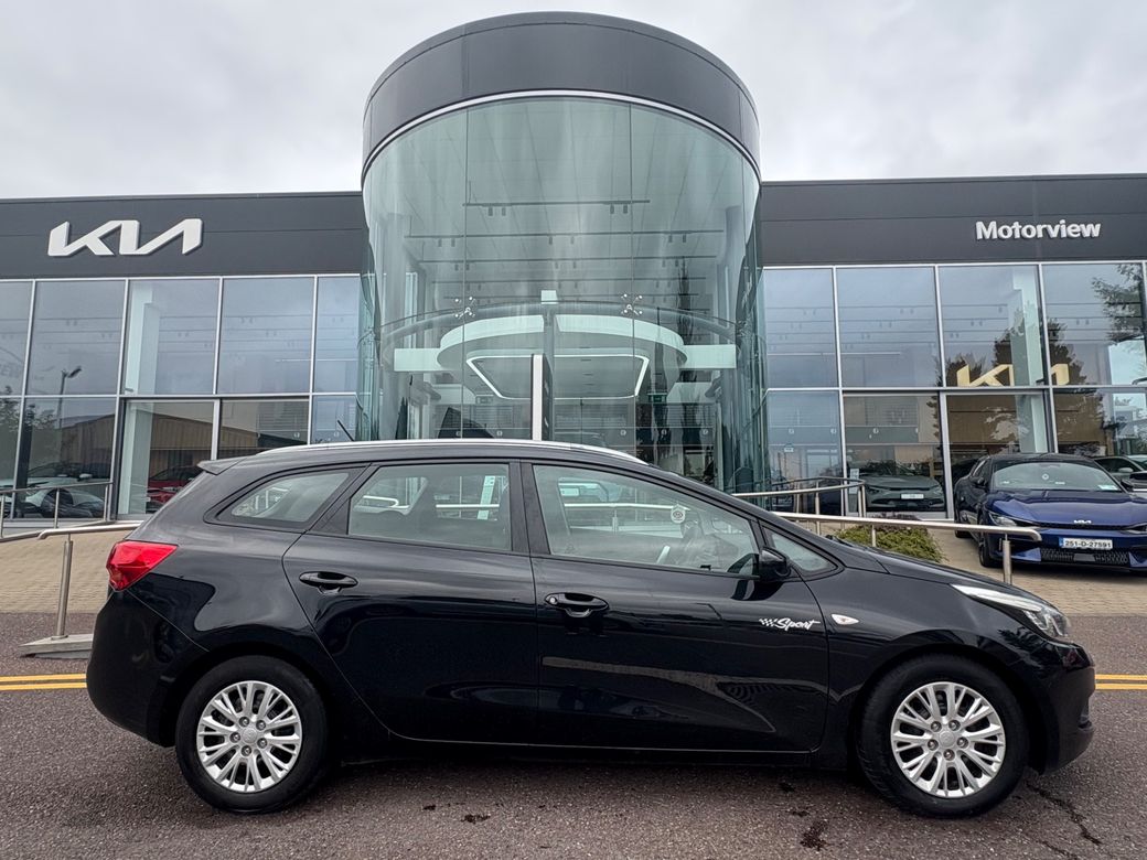Image for 2013 Kia Ceed SW CRDI Excellent Condition! BLUETOOTH AIR CON, Six speed transmission, Rear Parking Sensors, Multi-Function Steering Wheel
