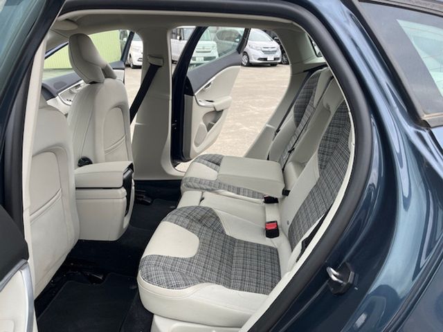 Image for 2019 Volvo V40 ALLOYS // CRUISE CONTROL // BLUETOOTH