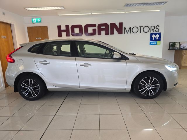 Image for 2016 Volvo V40 D2 Momentum Edition 5DR H/B