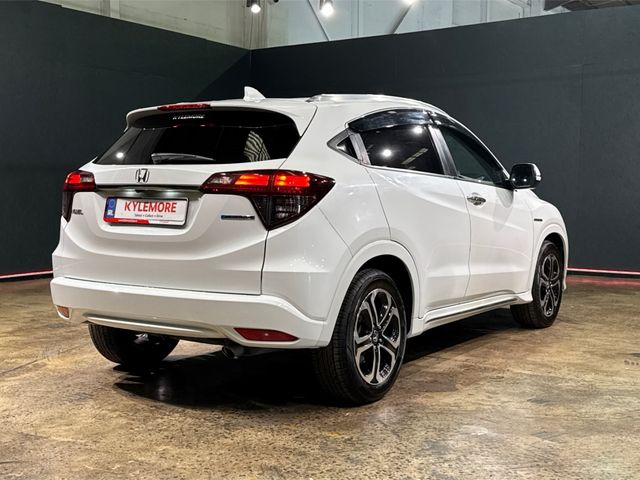 Image for 2021 Honda Vezel 1.5 HYBRID - FACTORY ALLOYS - HALF BLACK LEATHER - PADDLE SHIFT - RADAR CRUISE CONTROL - HEATED SEAT - REAR CAMERA