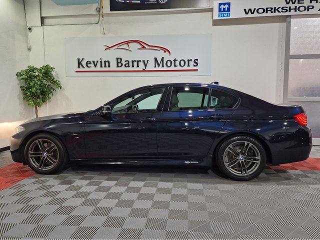 Image for 2014 BMW 5 Series 520D M SPORT AUTOMATIC **TOP SPEC / 18" ALLOYS / CRUISE CONTROL / FRONT & REAR PARKING ASSIST / FULL OYSTER DAKOTA LEATHER / HEATED FRONT SEATS / SAT NAV / REAR LIP SPOILER / REAR TINTED GLASS**