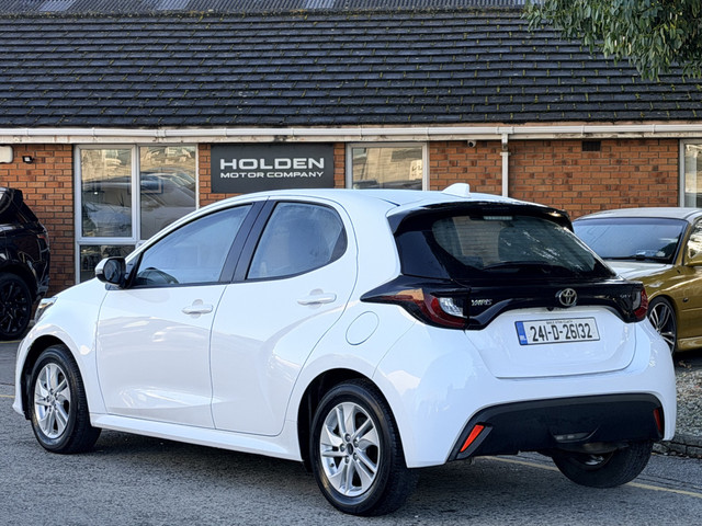 Image for 2024 Toyota Yaris Hybrid 1.5 Luna