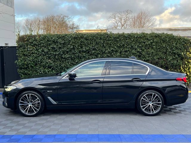 Image for 2022 BMW 5 Series 530e LUXURY LINE 2.0 HYBRID // HARMAN/KARDON // 360 VISUAL PARKING ASSIST // BMW INDIVIDUAL HEATED & COOLED SEATS