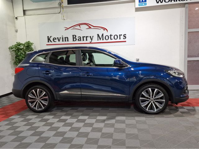 Image for 2020 Renault Kadjar 1.5DCi ICONIC 115BHP AUTOMATIC **ORIGINAL IRISH CAR / LOW MILEAGE / APPLE CARPLAY / CRUISE CONTROL / F&R PARKING ASSIST / HALF LEATHER / KEYLESS ENTRY / SAT NAV / REVERSE CAMERA**