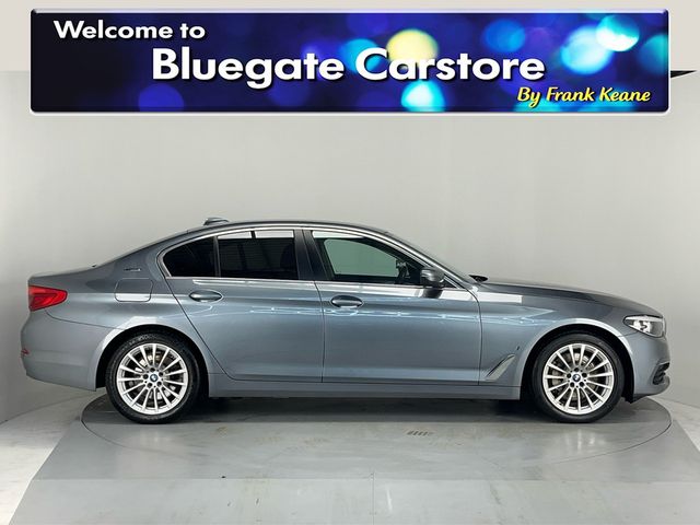 Image for 2018 BMW 5 Series E G30 SE 4DR AUTO**BLACK LEATHER INTERIOR**FRONT HEATED SEATS**DUAL CLIMATE CONTROL**MULTIFUNCTIONAL STEERING WHEEL**TOUCH SCREEN MEDIA DISPLAY**PARKING SENSORS**DRIVE MODES**KEYLESS START**