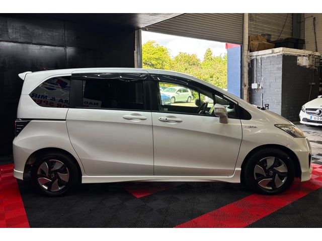 Image for 2014 Honda Freed 6 Seater Hybrid