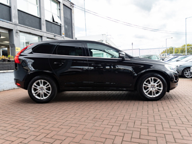 Image for 2015 Volvo XC60 2.0D4 SE LUXURY DELUXE 5DR ESTATE AUTOMATIC // MINT CONDITION WITH ONLY 98, 000 KMS // BUY WITH CONFIDENCE AA AND SIMI APPROVED DEALER 2025 // FINANCE ARRANGED // ALL TRADE INS WELCOME // 