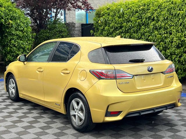 Image for 2015 Lexus CT 200h 1.8 HYBRID // SUEDE HEATED SEATS // REVERSE CAMERA // PADDLE SHIFT