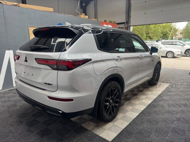 Image for 2023 Mitsubishi Outlander 2023 MITSUBISHI OUTLANDER PHEV P 2.4 BLACK EDITION AUTOMATIC / CRUISE CONTROL / 360 CAMERA / ELECTRIC MEMORY & HEATED SEATS / HEATED STEERING WHEEL / PADDLE SHIFTERS / 7 SEATS OPTION AND MORE