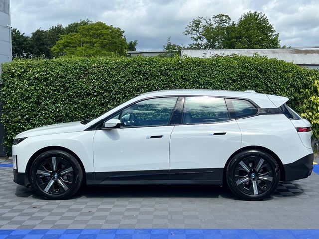 Image for 2022 BMW iX SPORT XDRIVE40 76.6KWH ** HIGH SPEC ** // LOW MILEAGE // HAMRAN/KARDON // 360 PARKING CAMERAS 