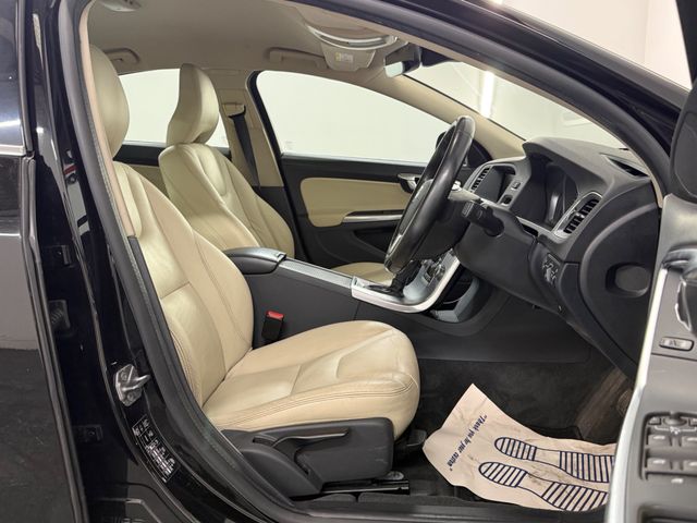 Image for 2018 Volvo S60 **2 KEYS **HEATED SEATS **HEATED STEERING WHEEL **MULTI FUNCTION STEERING WHEEL **MULTI FUNCTION CENTRE CONSOLE **DUAL DIGITAL CLIMATE CONTROL **REVERSING SENSORS **DIGITAL BLUETOOTH RADIO **AUTO LIG