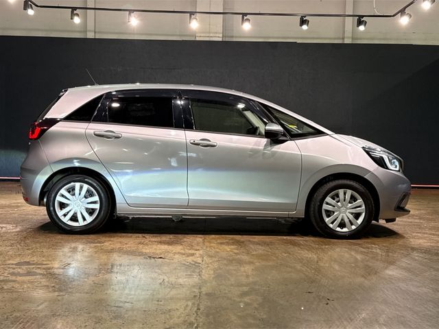 Image for 2020 Honda Fit 1.5 HYBRID - CRUISE CONTROL - REVERSE CAMERA - HEATING / AC CONTROLS - MULTI FUNCTION STEERING WHEEL - 