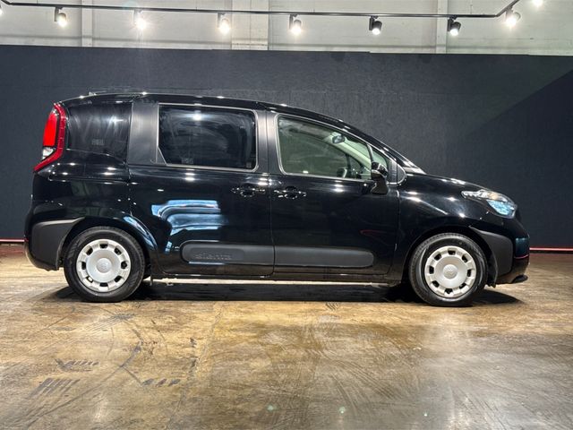 Image for 2023 Toyota Sienta 1.5 HYBRID AUTOMATIC 7 SEATER - POWER SLIDING DOORS - PUSH BUTTON STOP/START - CRUISE CONTROL - BLIND SPOT MONITORING - REAR CAMERA