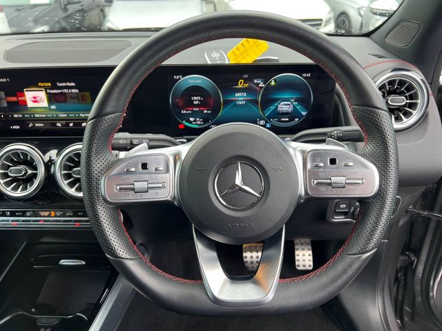 Image for 2024 Mercedes-Benz EQB 4MATIC AMG-LINE PREMIUM 7-SEATER // VIRTUAL COCKPIT // APPLE CARPLAY/ANDROID AUTO // DUAL ZONE CLIMATE CONTROL
