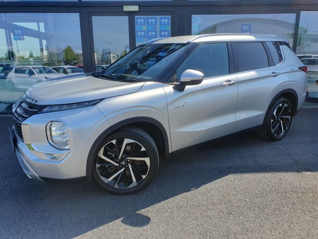 Image for 2021 Mitsubishi Outlander 7 SEATS * 2.4 P:HEV * FULL TIME 4 WD * HALF LEATHER