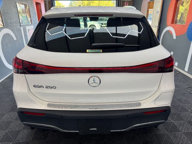 Image for 2023 Mercedes-Benz EQA 2023 MERCEDES-BENZ EQA250 AUTOMATIC / CRUISE CONTROL / 360 CAMERA / ELECTRIC MEMORY & HEATED SEATS / PADDLE SHIFTERS / PANORAMIC SUNROOF/ AMBIENT LIGHTS AND MORE