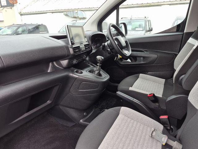 Image for 2023 Citroen Berlingo Lowered Floor Wheelchair Access Taxi Spec