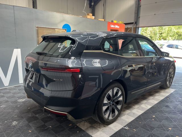 Image for 2022 BMW iX 2022 BMW IX XDRIVE40 AUTOMATIC / CRUISE CONTROL / PARKING CAMERA / ELECTRIC MEMORY & HEATED SEATS / AMBIENT LIGHTS / APPLE CARPLAY AND MORE
