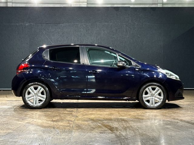 Image for 2016 Peugeot 208 1.2 AUTOMATIC - PARKING RADAR - MULTI FUNCTION STEERING WHEEL - ELECTRIC WINDOWS - HEATING / AC CONTROLS
