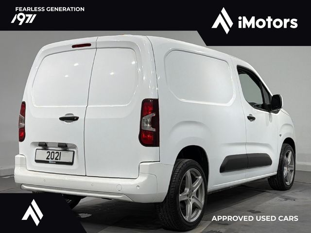 Image for 2021 Vauxhall Combo LOW MILEAGE NEW DOE L1H1 2300 SPORTIVE