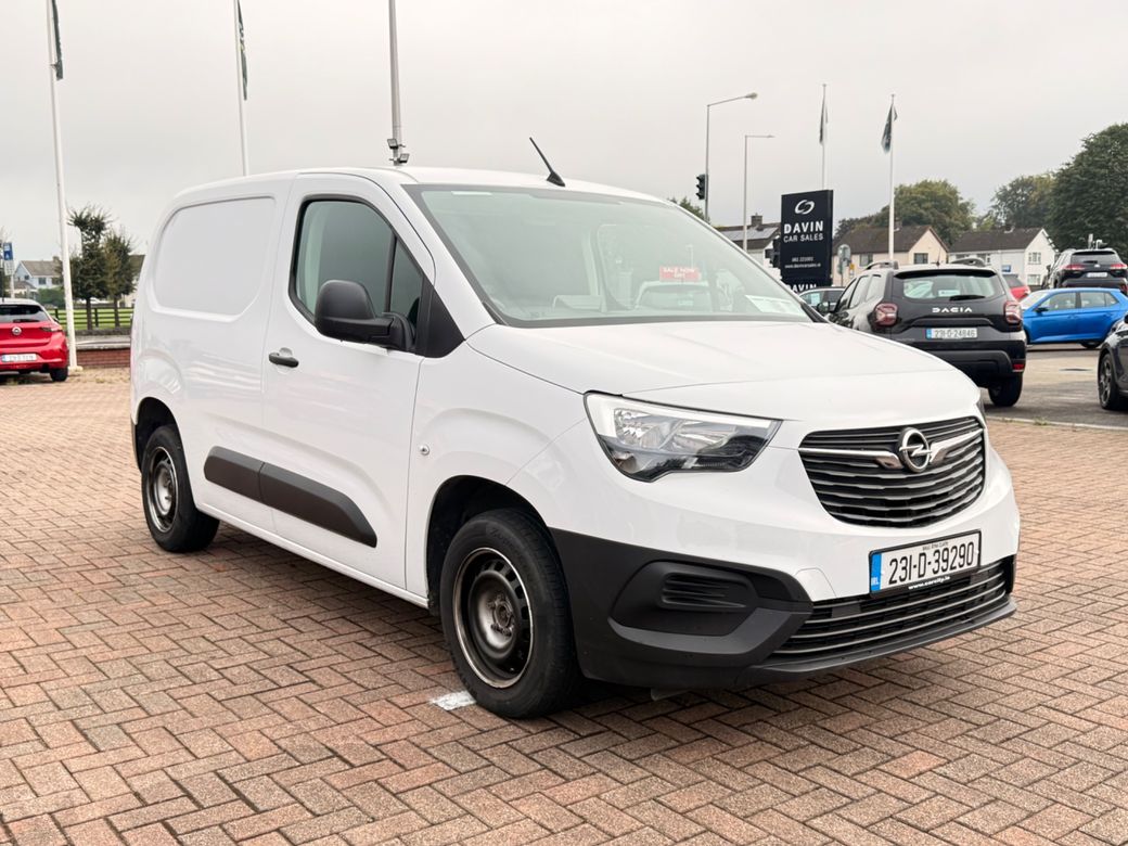 Image for 2023 Opel Combo Comfort Trim