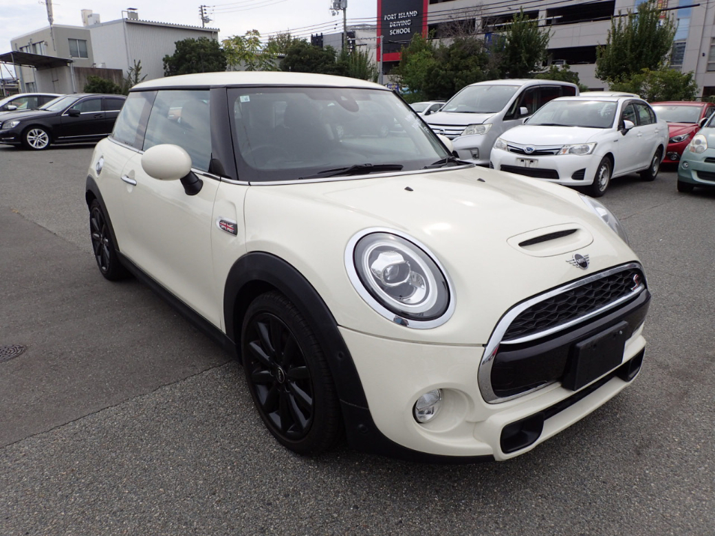 Image for 2018 Mini Cooper D 2.0 SD COOPER SPORT 3DR HATCHBACK AUTOMATIC // STUNNING CAR WITH ONLY 84, 726 KMS // BUY WITH CONFIEDENCE AA AND SIMI APPROVED DEALER 2026 // FINANCE ARRANGED // ALL TRADE INS WELCOME //