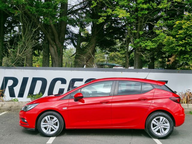 Image for 2018 Vauxhall Astra 1.6 CDTI DESIGN FINANCE AVAILABLE