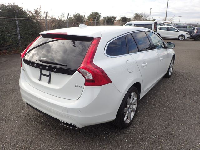 Image for 2018 Volvo V60 2.0 D4 SE LUXURY PLUS 190 BHP DIESEL AUTOMATIC // FULL HEATED LEATHER // REVERSING CAMERA // CRUISE CONTROL // LANE ASSIST // COLLISION WARNING SYSTEM // UPGRADED SPORT ALLOYS