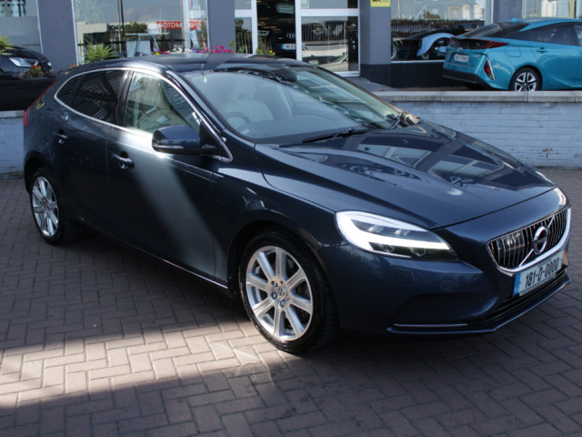 Image for 2018 Volvo V40 D4 INSCRIPTION 5DR HATCHBACK AUTOMATIC // WITH 137, 000 KM'S // BUY WITH CONFIDENCE AA AND SIMI APPROVED DEALER 2026 // FINANCE ARRANGED // ALL TRADE INS WELCOME //