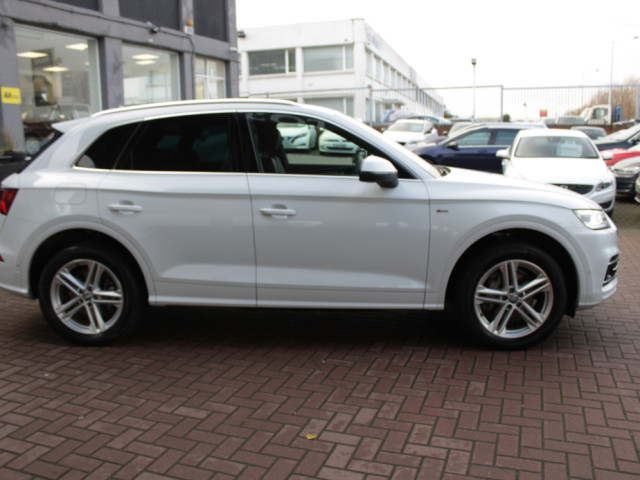 Image for 2019 Audi Q5 2.0TDI QUATTRO S-LINE EDITION AUTO // STUNNING CAR IN IMMACULATE CONDITION // WELL WORTH VIEWING // BUY WITH CONFIDENCE AA AND SIMI APPROVED DEALER 2025 // FINANCE ARRANGED // TRADE INS WELCOME //