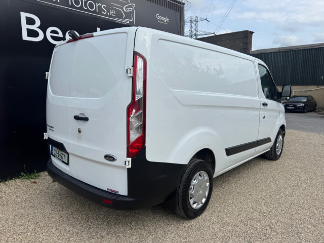 Image for 2022 Ford Transit Custom 2.0 TDCI 105 PS SWB // PRICE EXCL. VAT // FULL SERVICE HISTORY // STUNNING CONDITION // 01/27 CVRT // REVERSE CAMERA, REAR PARKING SENSORS AND BLUETOOTH // 