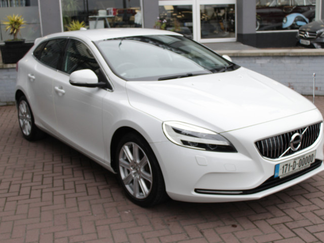 Image for 2017 Volvo V40 2.0 ESTATE 5DR AUTO 