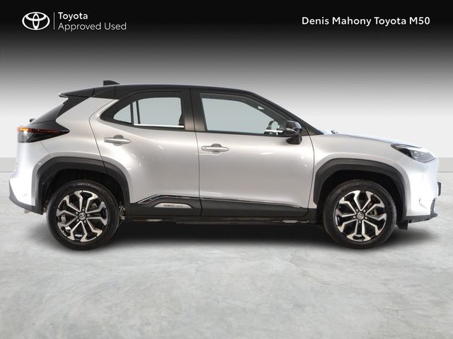 Image for 2024 Toyota Yaris Cross Hybrid Luna Sport