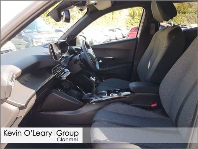 Image for 2024 Peugeot 2008 Allure 1.2 Puretech 100bhp