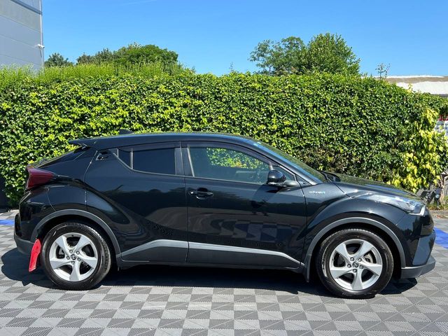 Image for 2019 Toyota C-HR 1.8 HYBRID AUTO // REVERSE CAMERA // DUAL ZONE CLIMATE CONTROL // ADAPTIVE CRUISE CONTROL