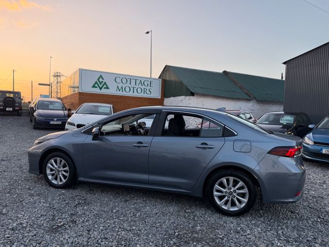 Image for 2023 Toyota Corolla 1.8 Hybrid Luna Saloon