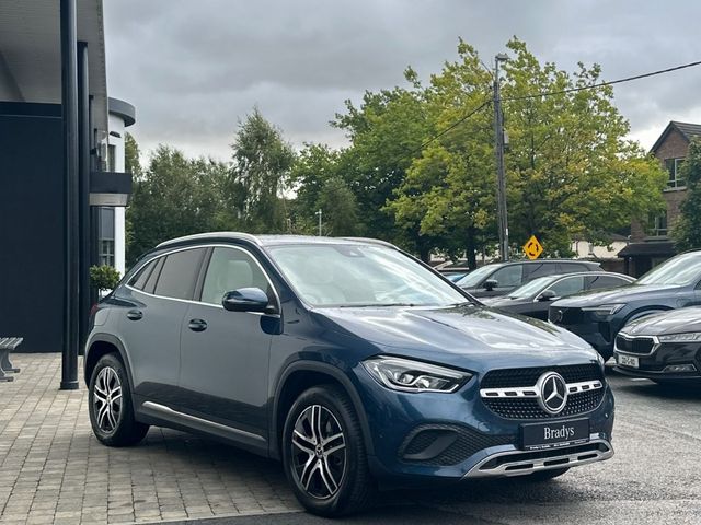 Image for 2022 Mercedes-Benz GLA Class GLA PHEV 250e Progressive--Panoramic Sun Roof
